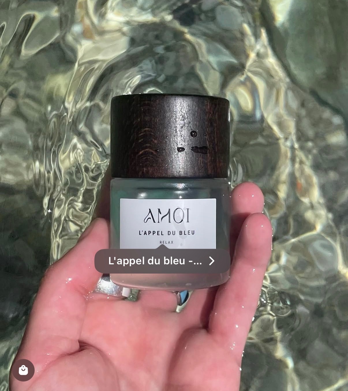 AMOI L’Appel du Bleu photographed in water